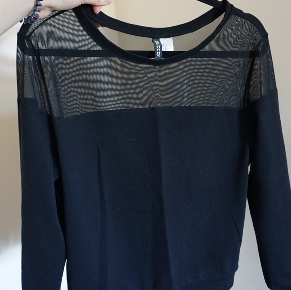 H&M sweatshirt - Picture 2 of 3